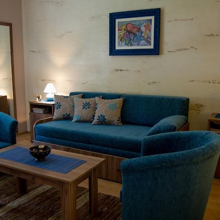 Guest House A'Storia Ruma Bagian luar foto