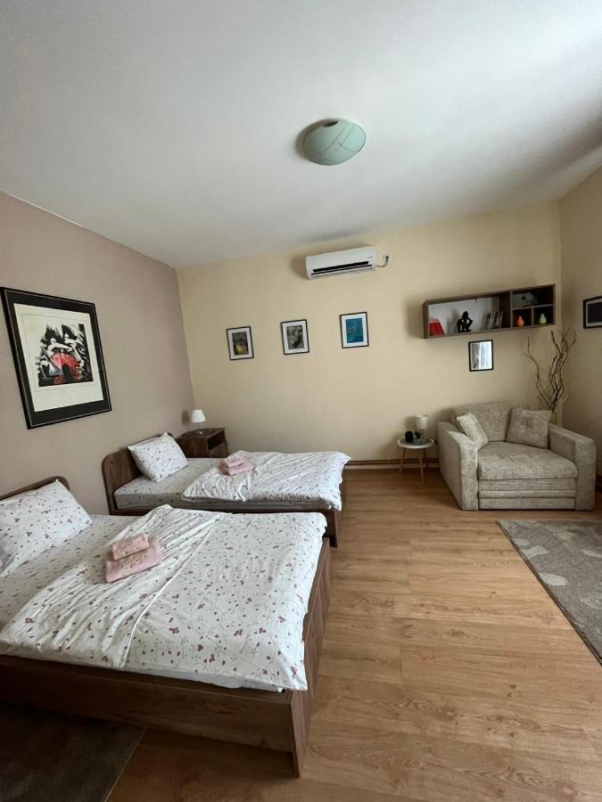 Guest House A'Storia Ruma Bagian luar foto