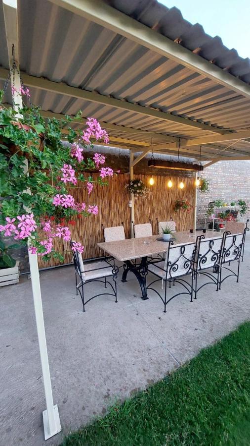 Guest House A'Storia Ruma Bagian luar foto