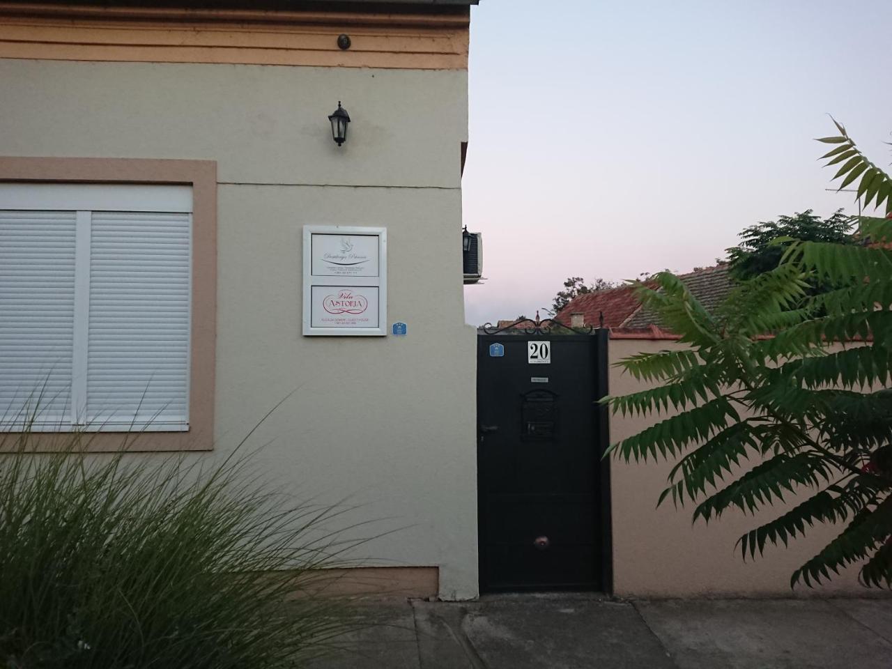 Guest House A'Storia Ruma Bagian luar foto